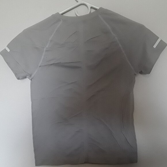 Women's Size Medium Beige Stretchy Sport Shirt - Picture 3 of 3